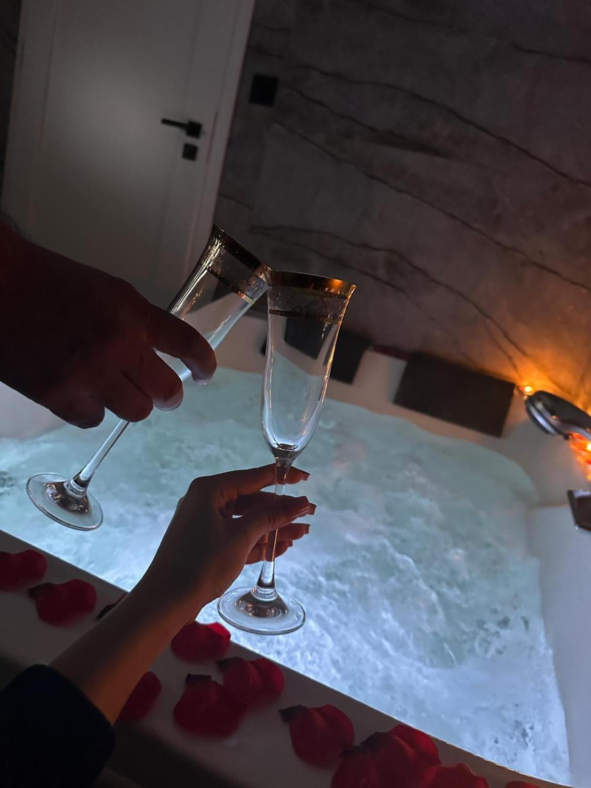 Apartament Z Jacuzzi Klimatyzacja Prywatny Parking Radom Extérieur photo